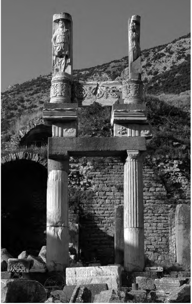 Franz-Miltner-Archeologists-reconstruction